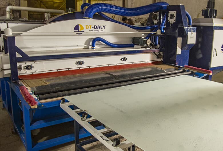 ماكينة صنفرة الزجاج الأفقية